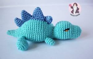 peluche bébé trex